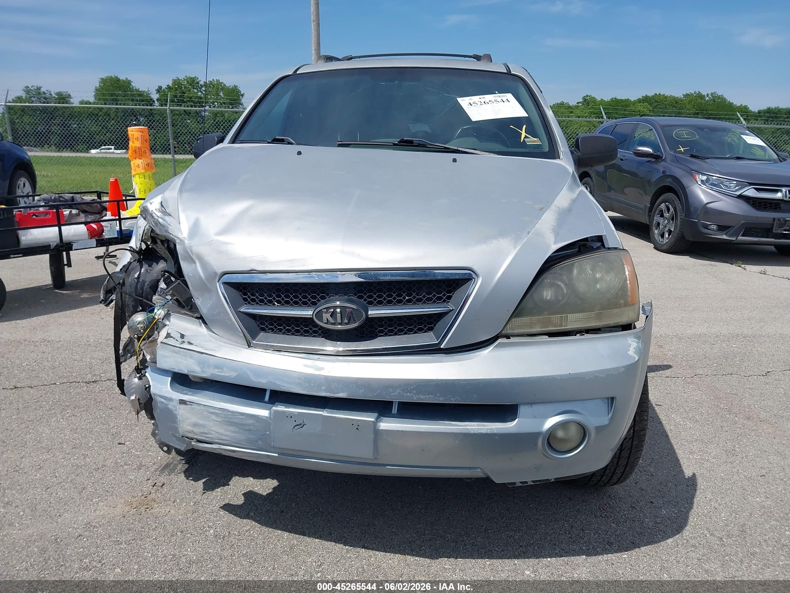 2005 Kia Sorento Ex/lx Серебряный vin: KNDJD733555442452