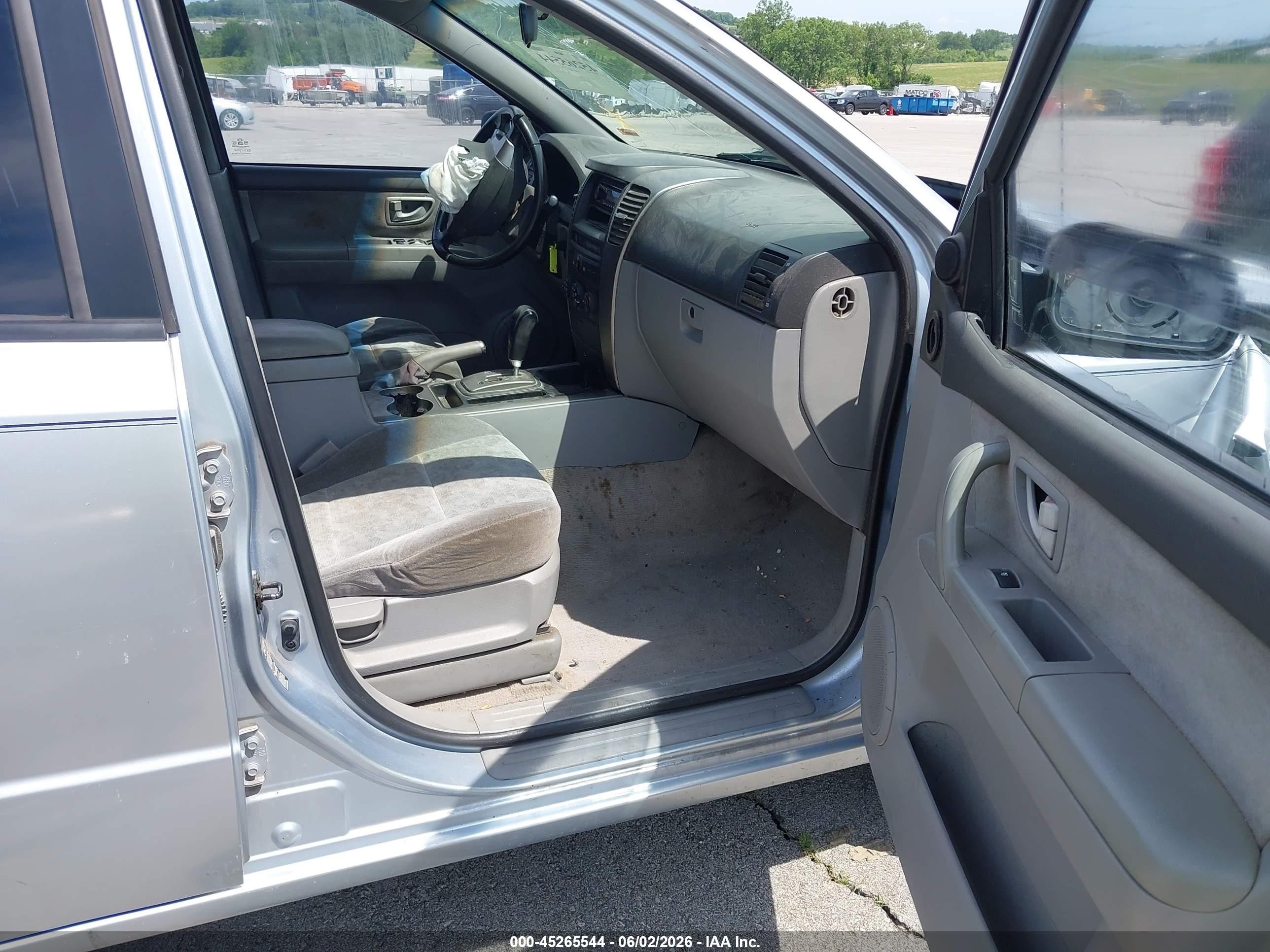 2005 Kia Sorento Ex/lx Серебряный vin: KNDJD733555442452