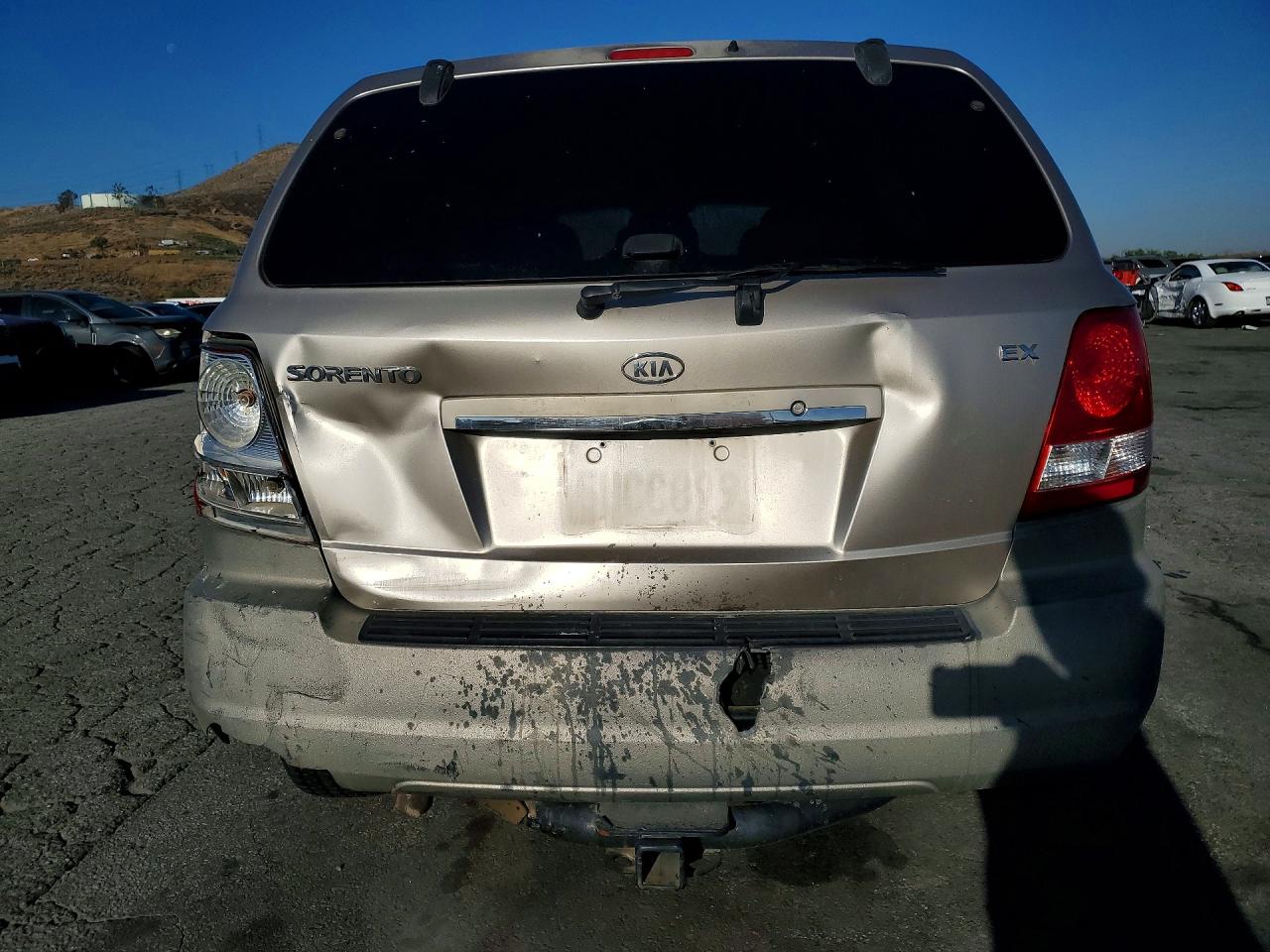 2005 Kia Sorento Lx Tan vin: KNDJD733755365017