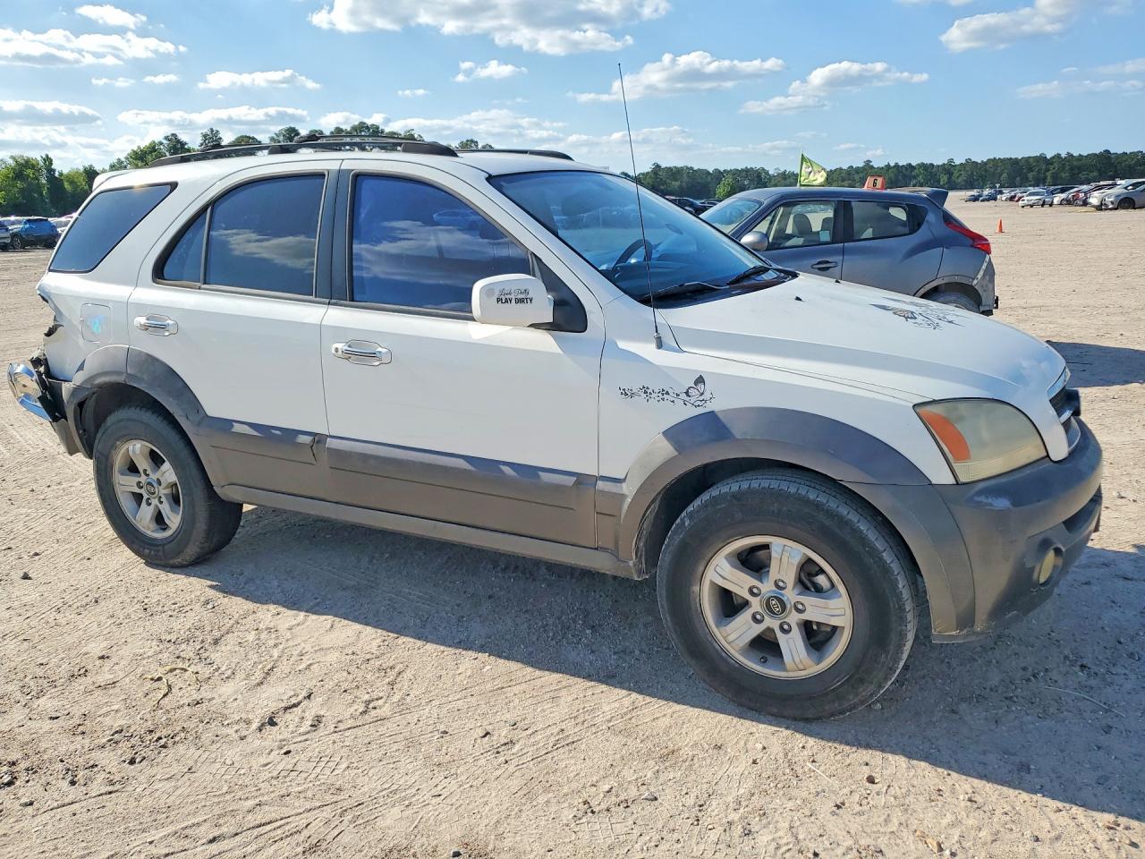 2005 Kia Sorento Lx White vin: KNDJD733X55367571