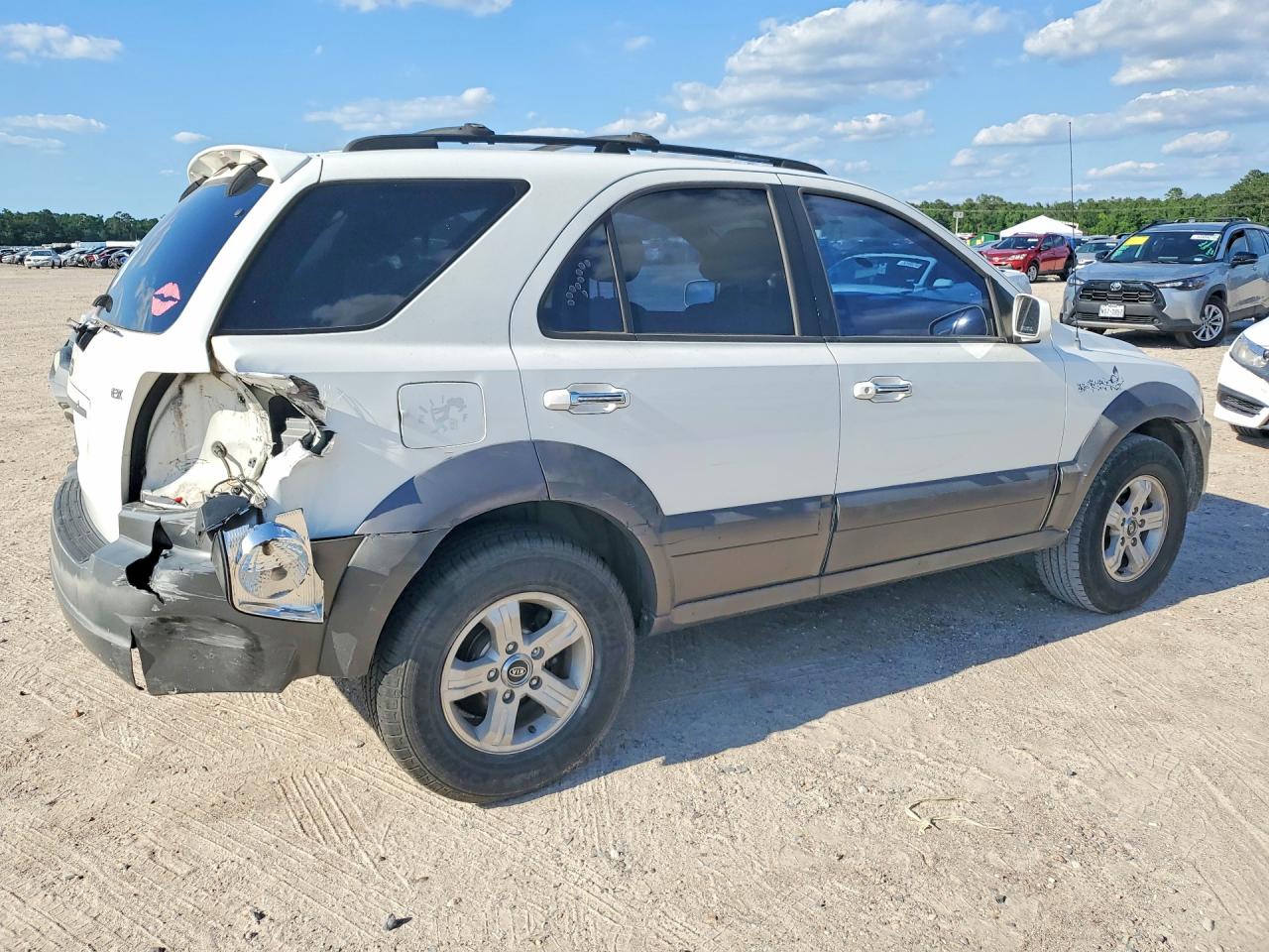 2005 Kia Sorento Lx White vin: KNDJD733X55367571