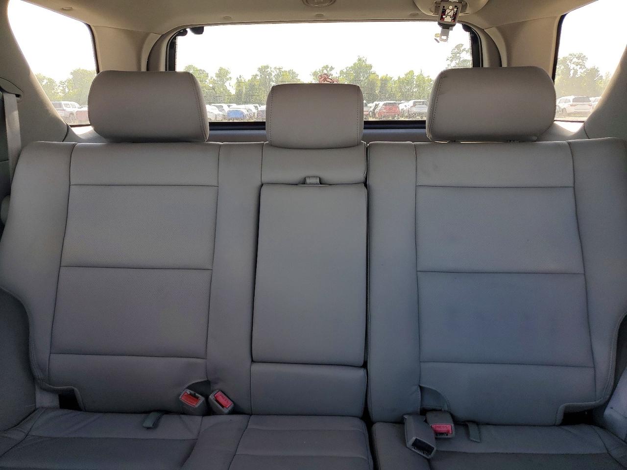 2005 Kia Sorento Lx White vin: KNDJD733X55367571