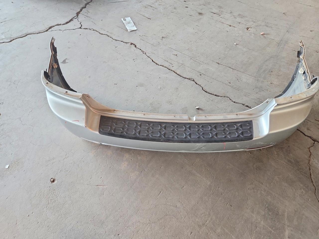 2008 Kia Sorento Base Silver vin: KNDJD735285811919