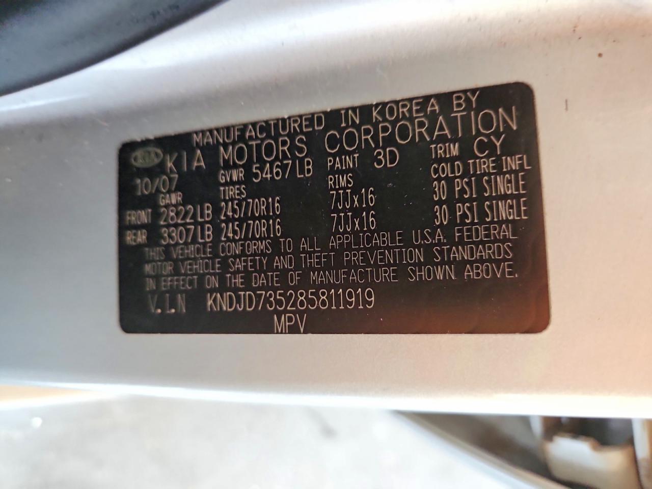 2008 Kia Sorento Base Silver vin: KNDJD735285811919