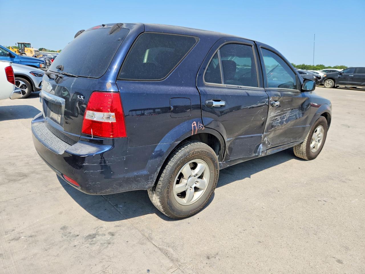 2008 Kia Sorento Base Black vin: KNDJD735285846797