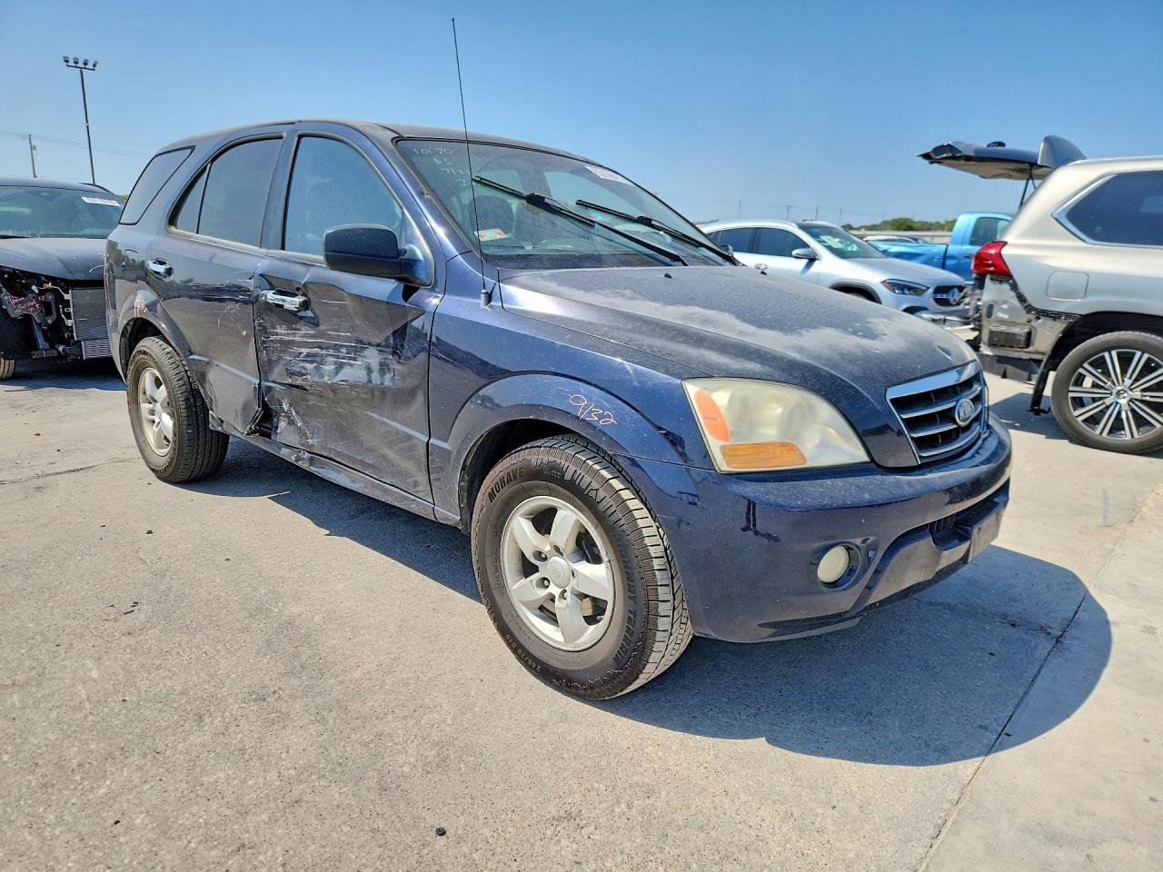 2008 Kia Sorento Base Black vin: KNDJD735285846797
