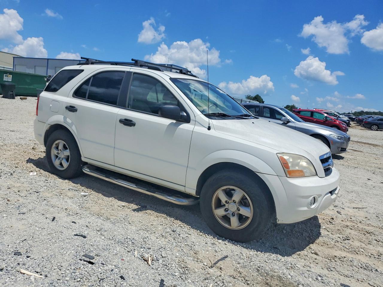 2009 Kia Sorento Base White vin: KNDJD735295878005