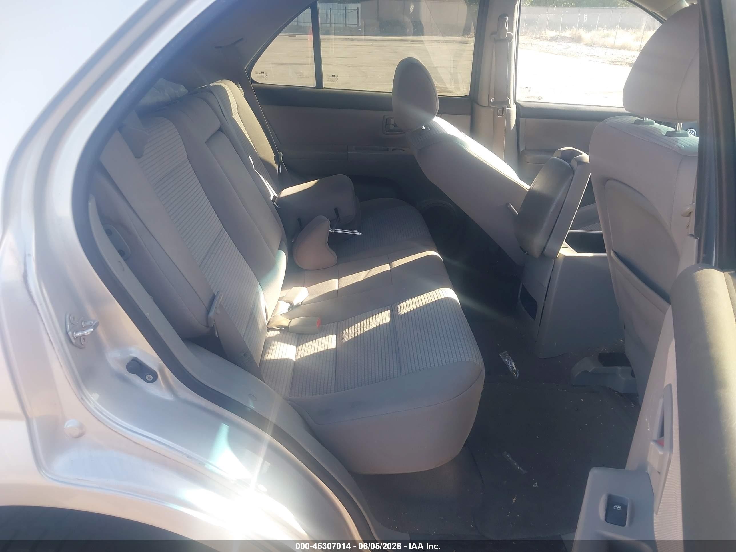 2009 Kia Sorento Lx Silver vin: KNDJD735295881616