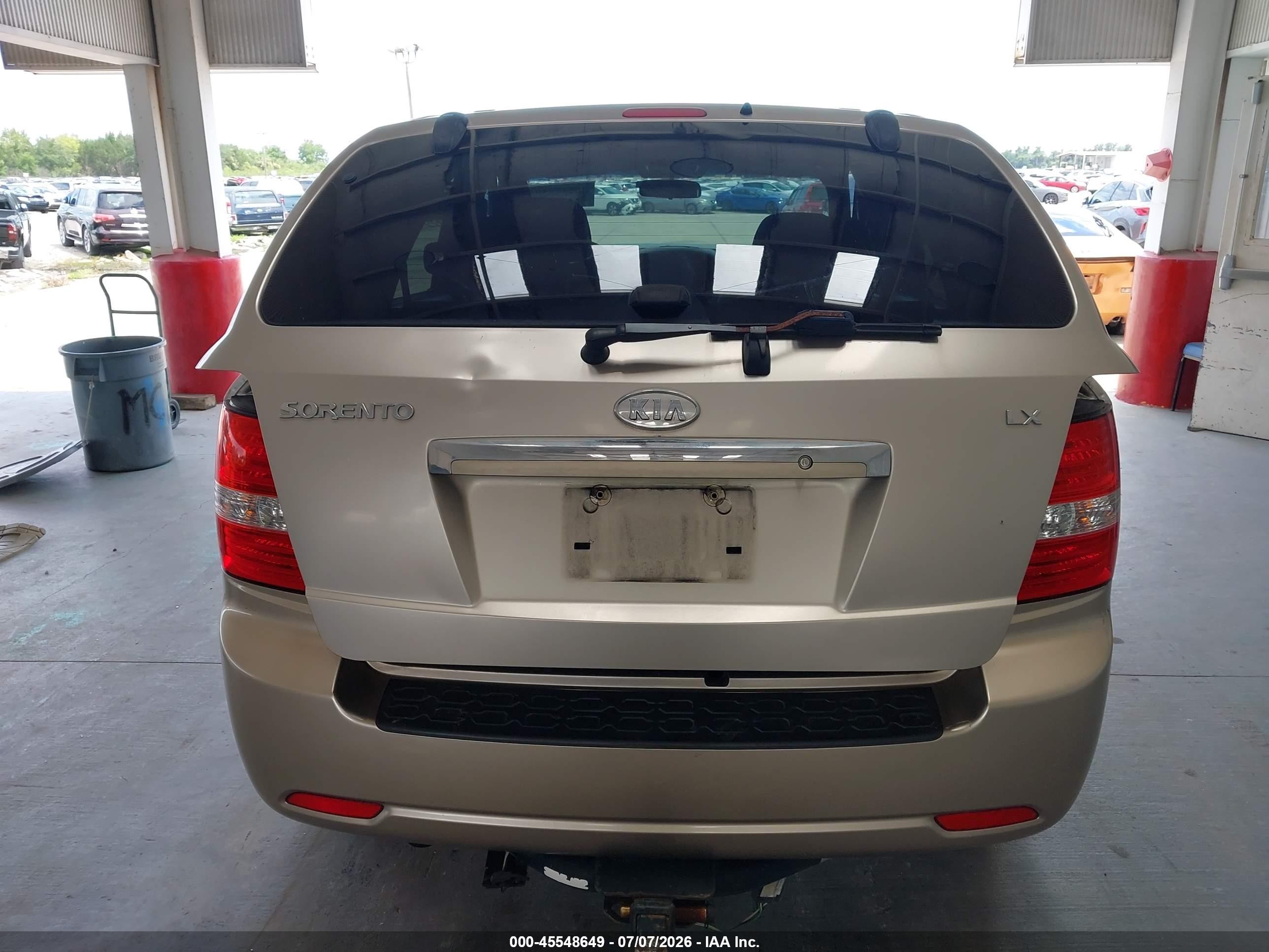 2008 Kia Sorento Lx Base Gold vin: KNDJD735385838319