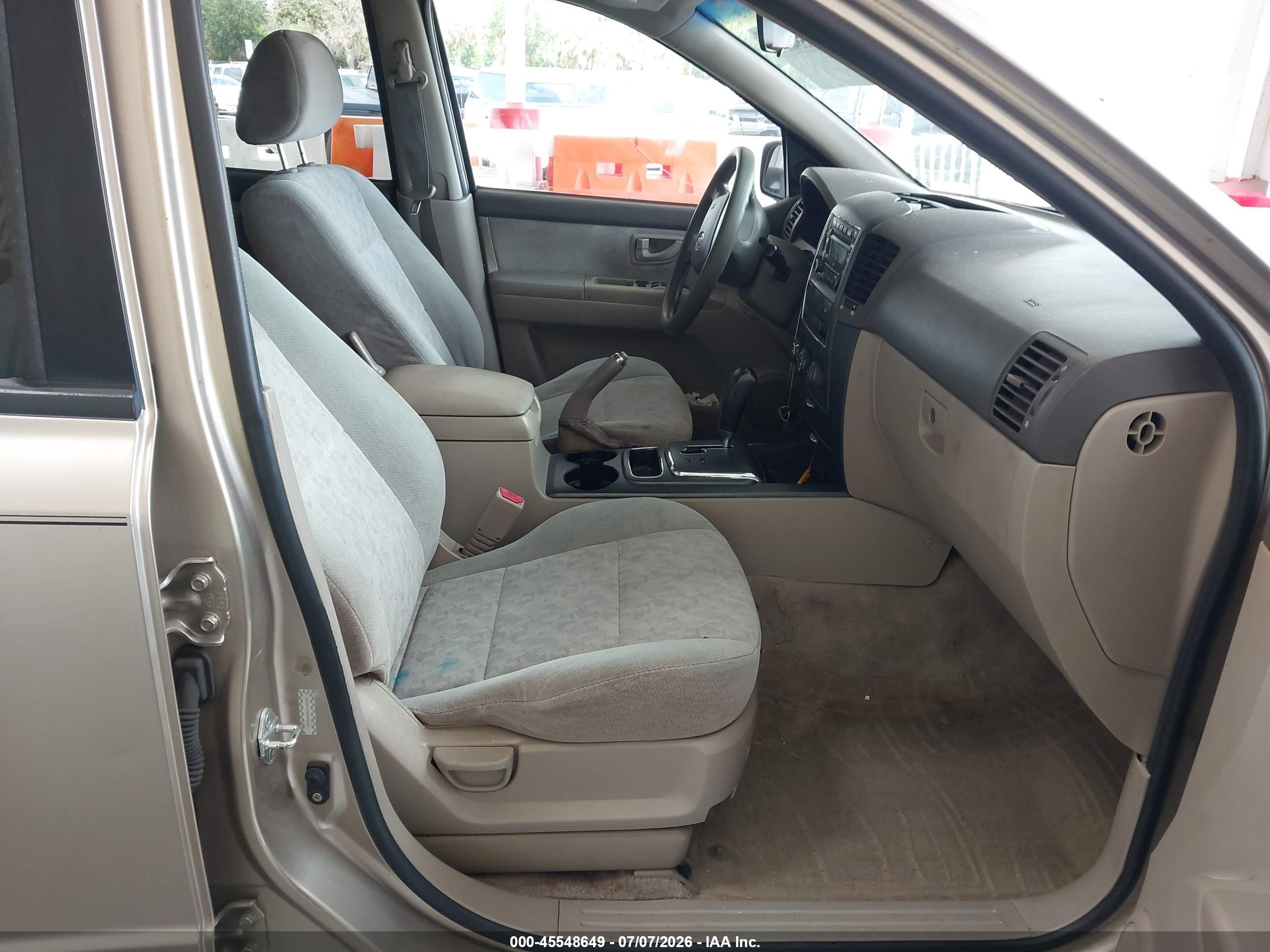 2008 Kia Sorento Lx Base Gold vin: KNDJD735385838319