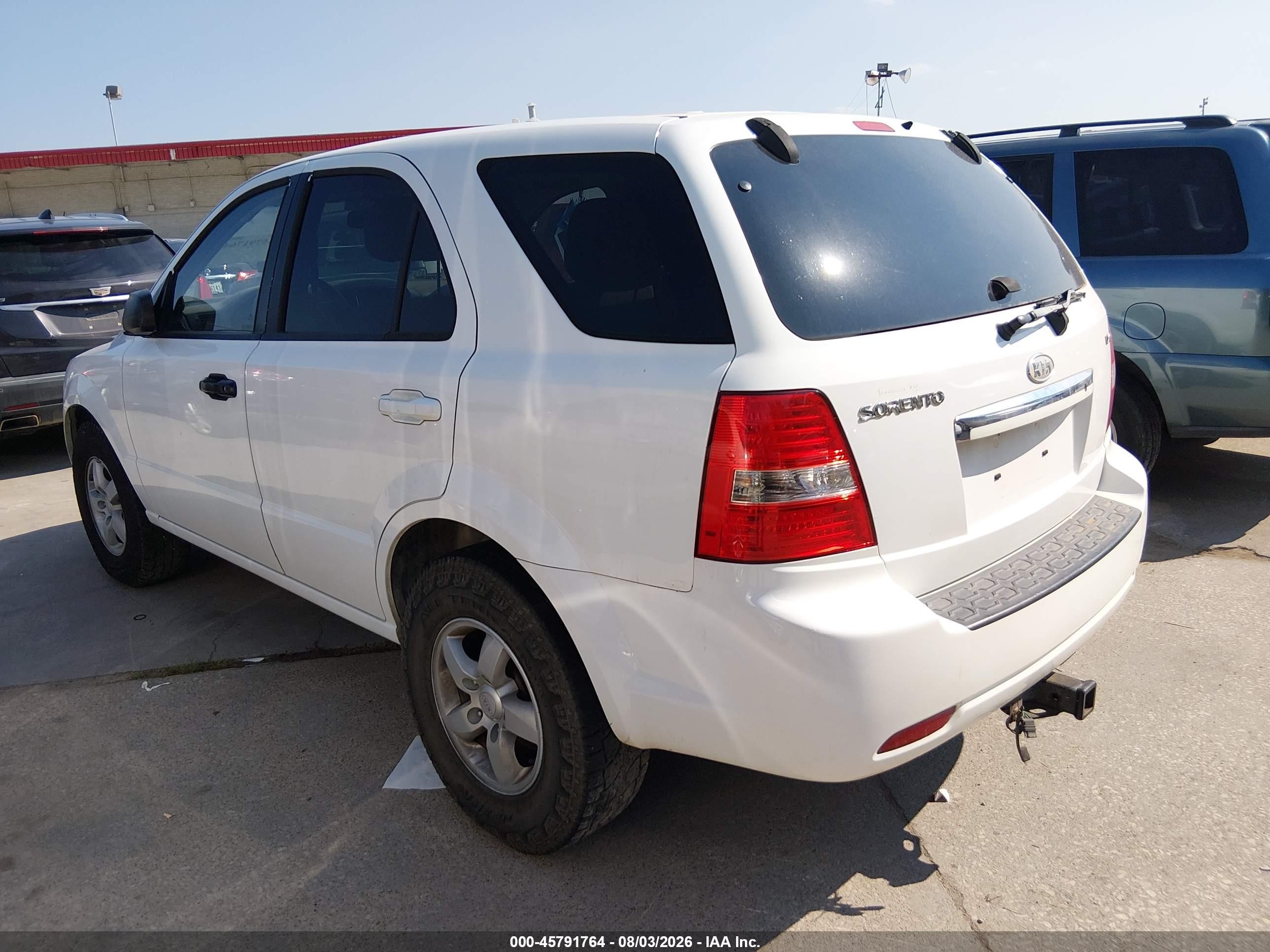 2008 Kia Sorento Lx Base White vin: KNDJD735385847375
