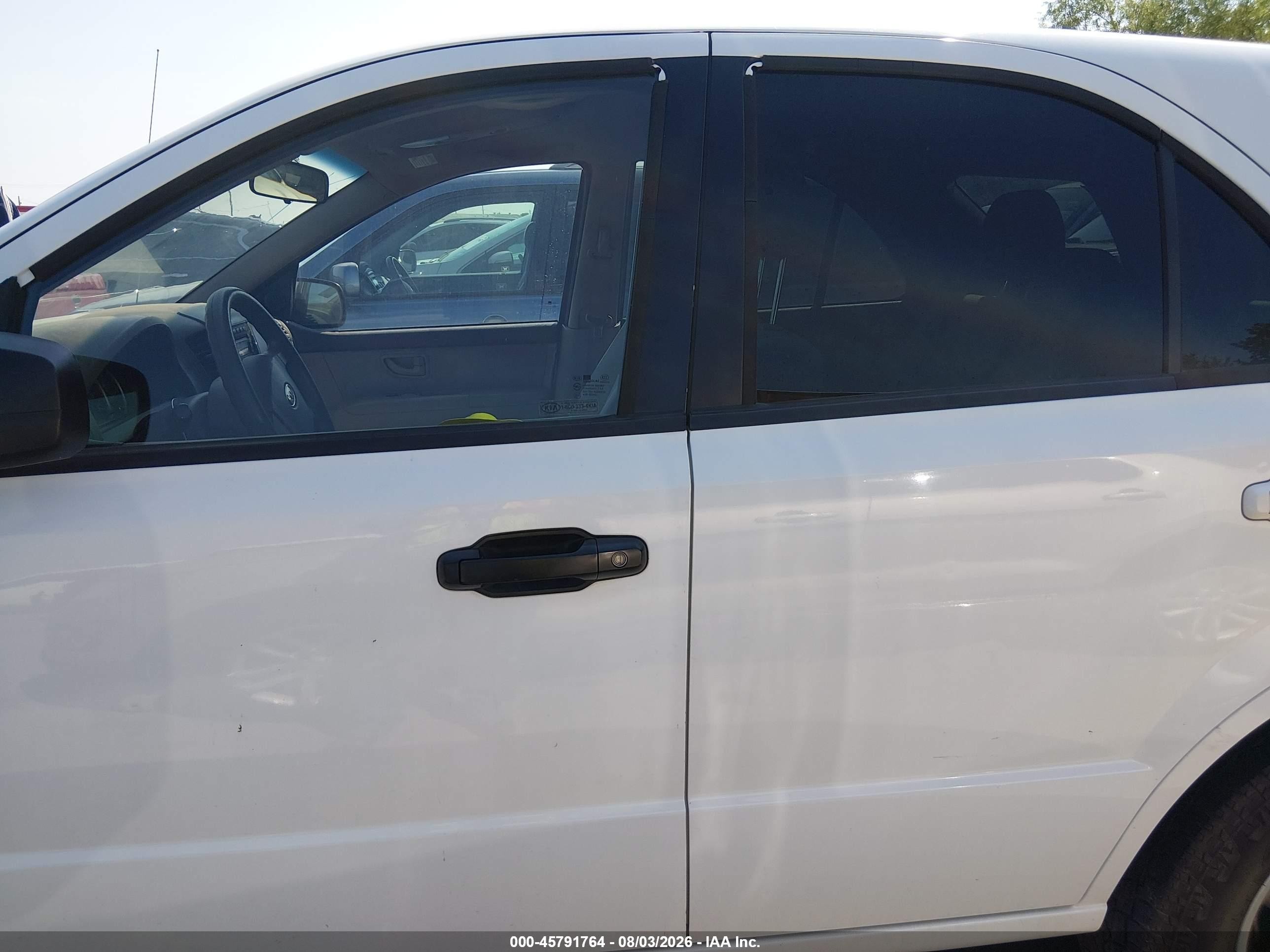 2008 Kia Sorento Lx Base White vin: KNDJD735385847375