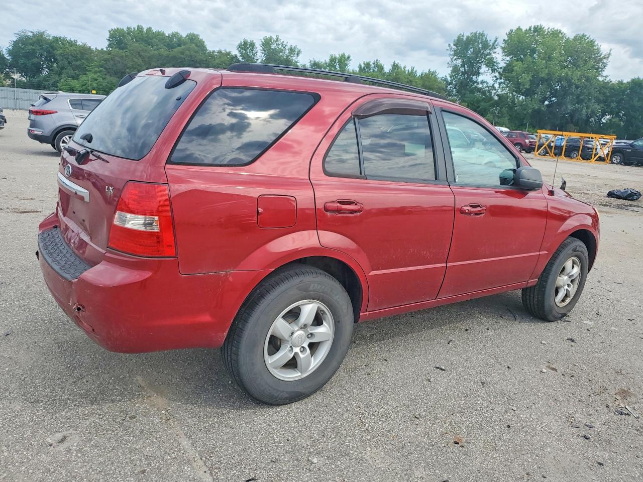 2008 Kia Sorento Base Maroon vin: KNDJD735485806155