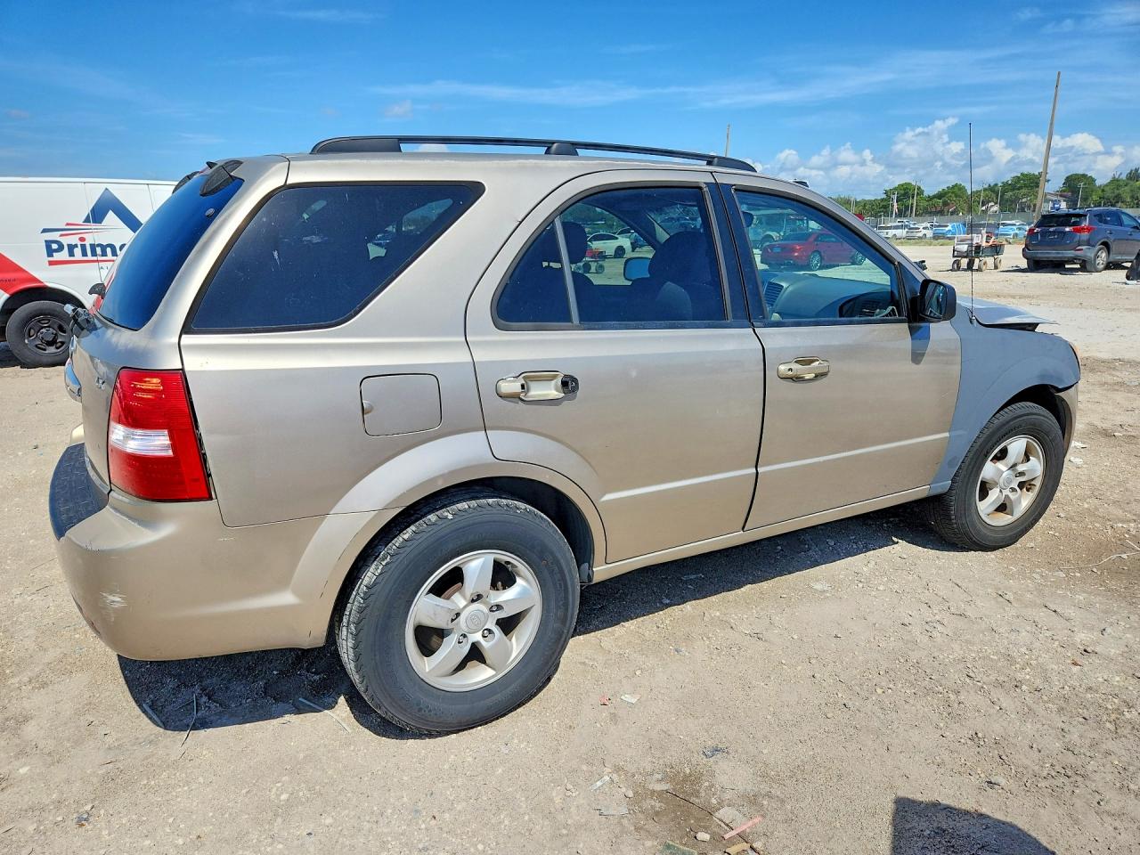 2008 Kia Sorento Base Tan vin: KNDJD735485842847