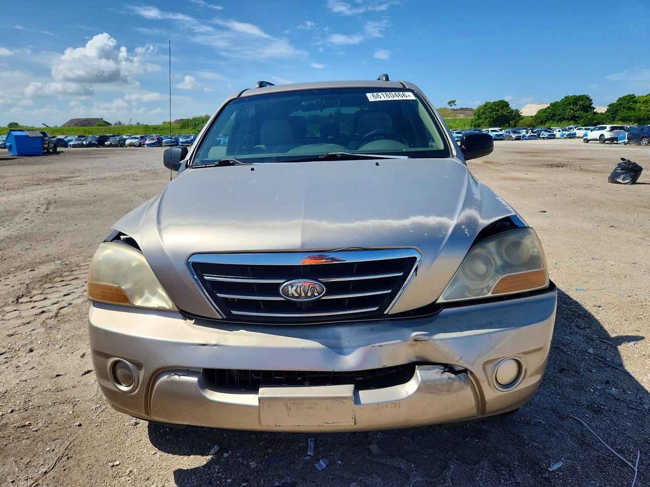 2008 Kia Sorento Base Tan vin: KNDJD735485842847