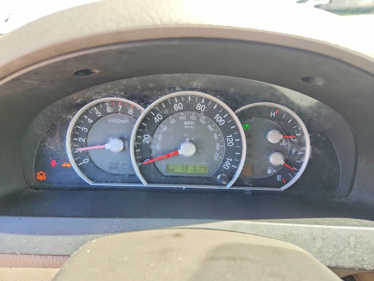 2008 Kia Sorento Base Tan vin: KNDJD735485842847