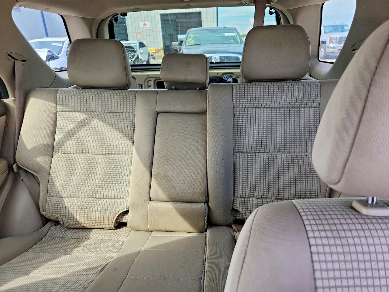 2009 Kia Sorento Lx Gold vin: KNDJD735495895582