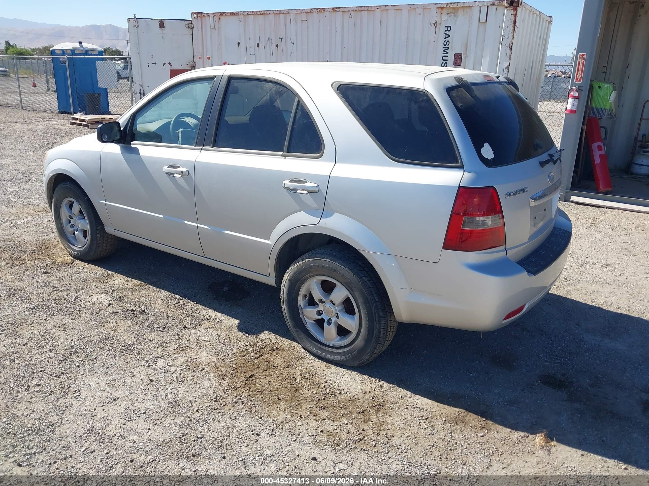 2008 Kia Sorento Lx Base Silver vin: KNDJD735685831333