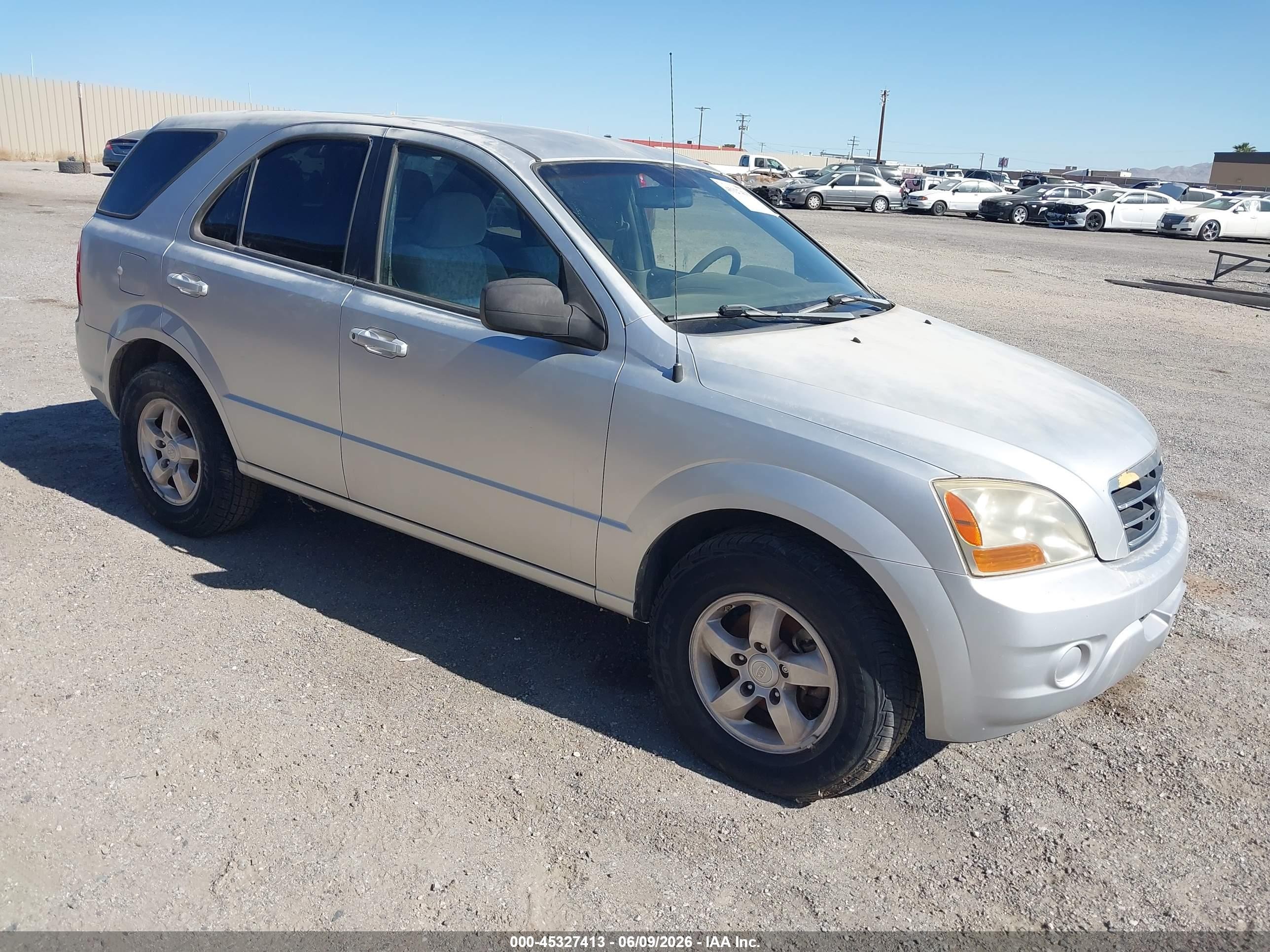 2008 Kia Sorento Lx Base Silver vin: KNDJD735685831333