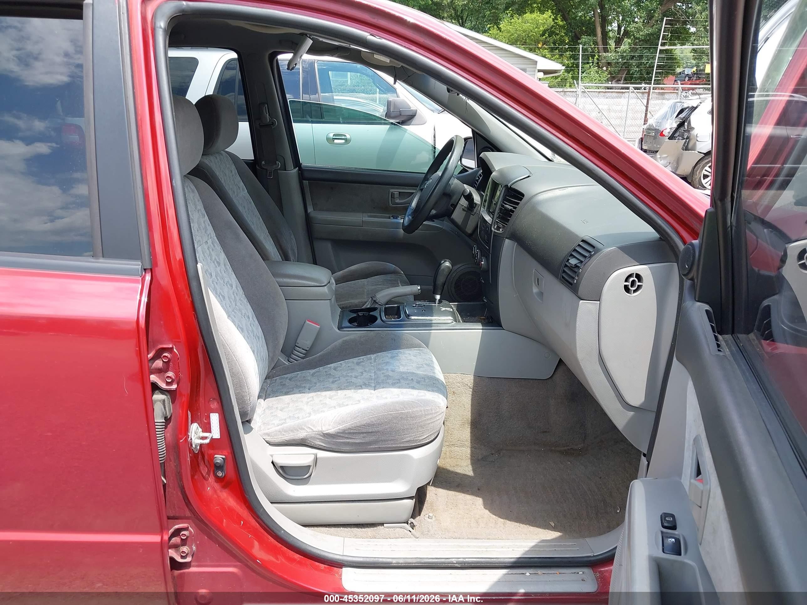 2008 Kia Sorento Lx Base Red vin: KNDJD735685837858