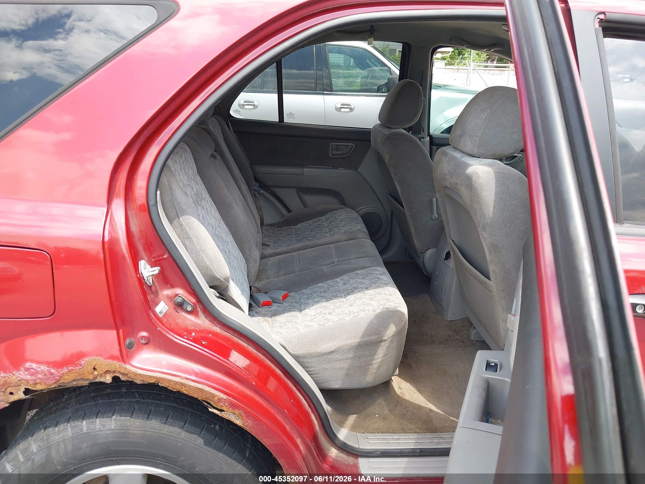 2008 Kia Sorento Lx Base Red vin: KNDJD735685837858