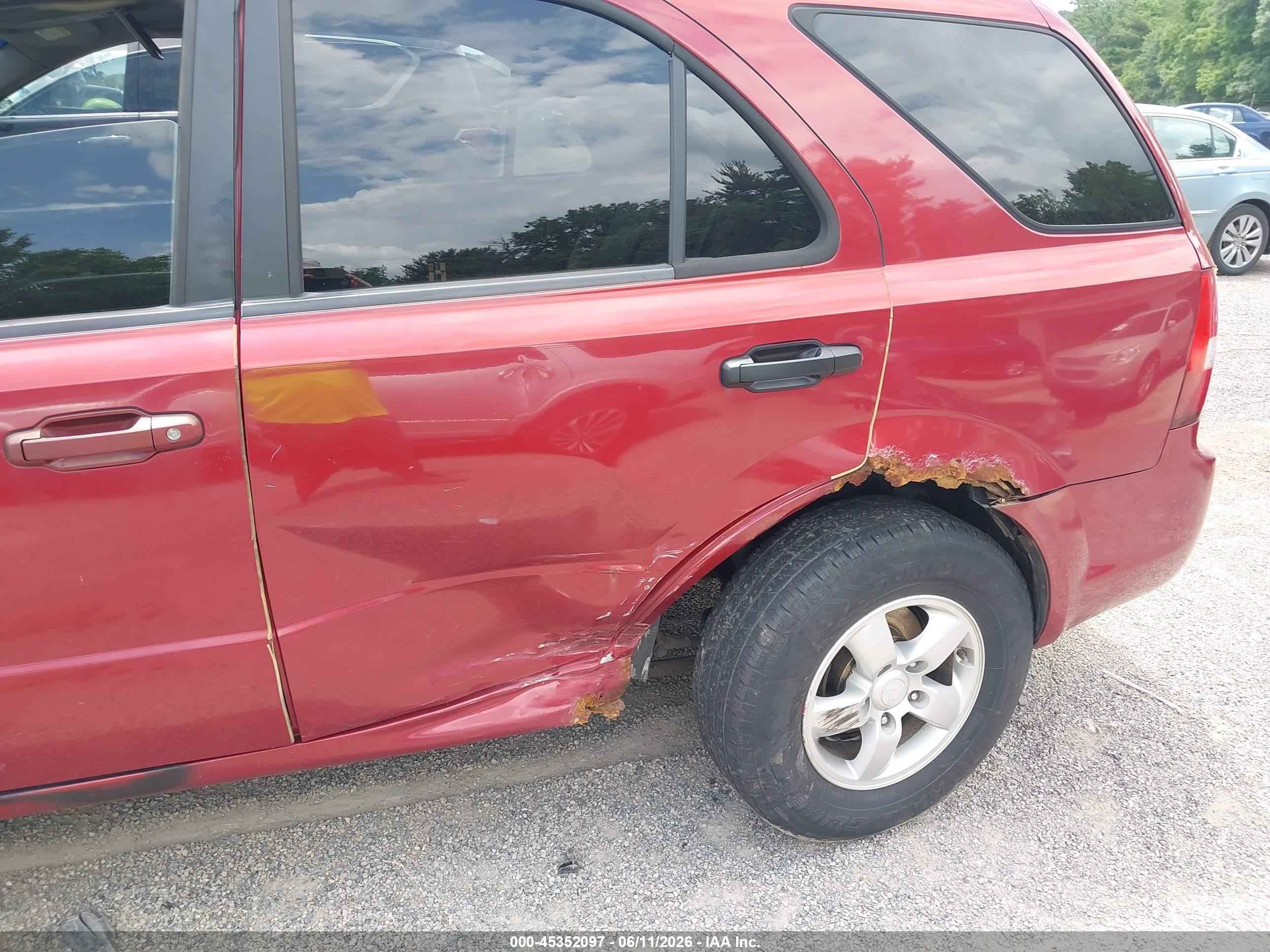 2008 Kia Sorento Lx Base Red vin: KNDJD735685837858