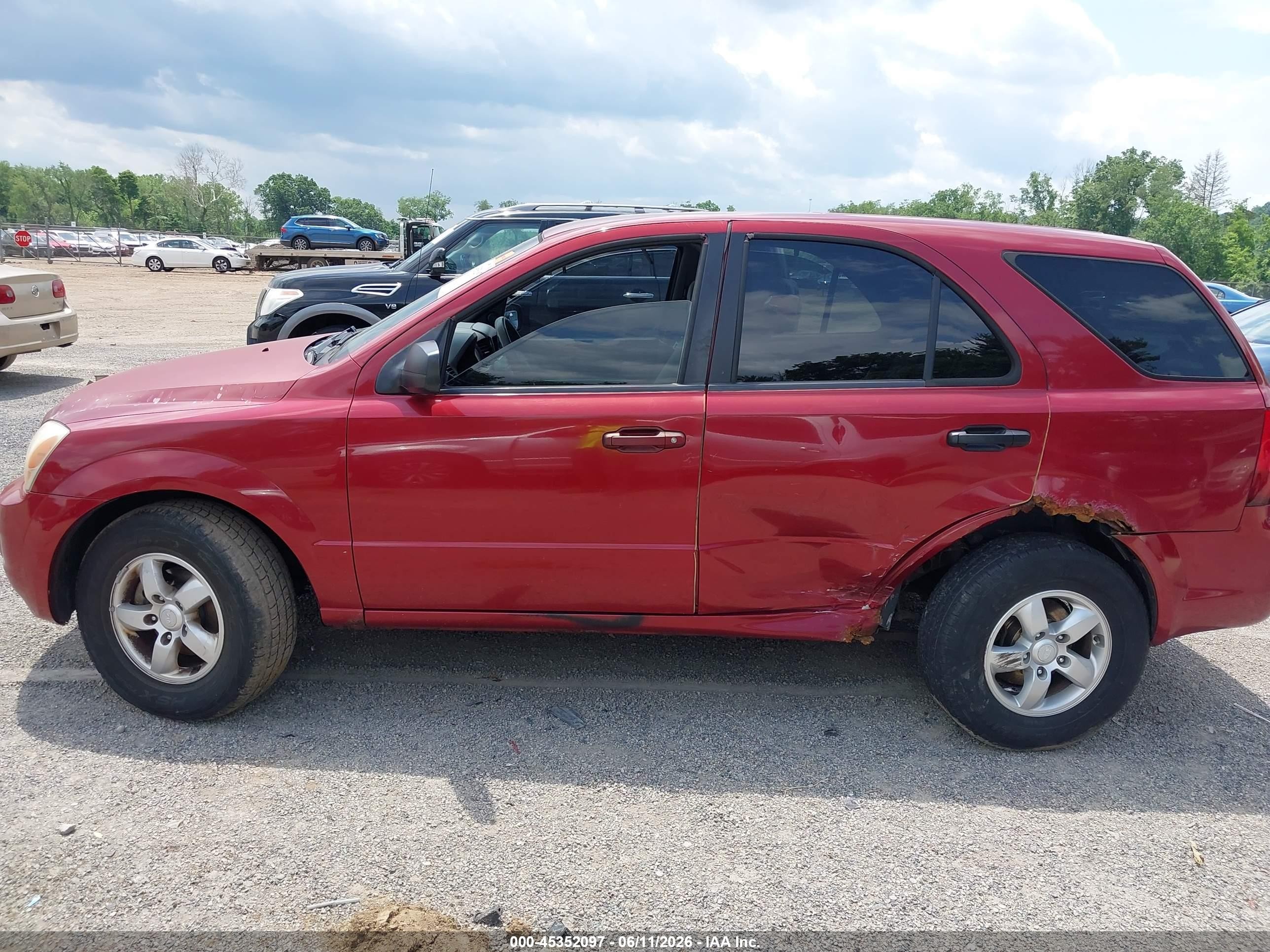 2008 Kia Sorento Lx Base Red vin: KNDJD735685837858