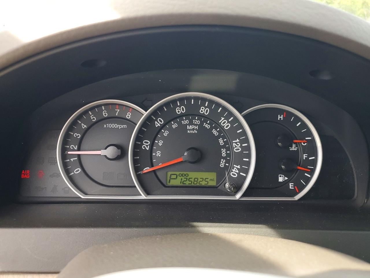 2009 Kia Sorento Lx/ex White vin: KNDJD735695867797
