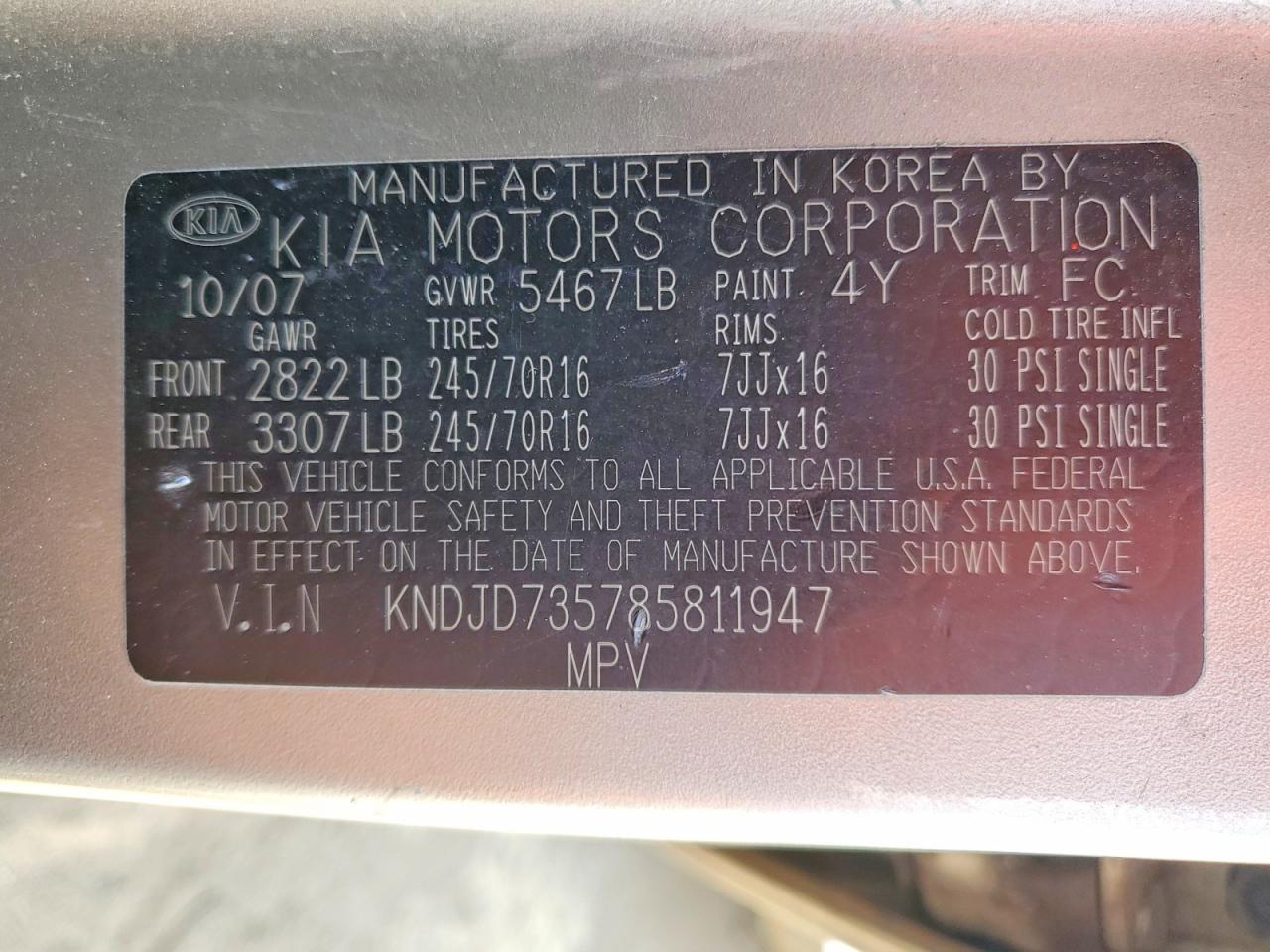 2008 Kia Sorento Base Gold vin: KNDJD735785811947