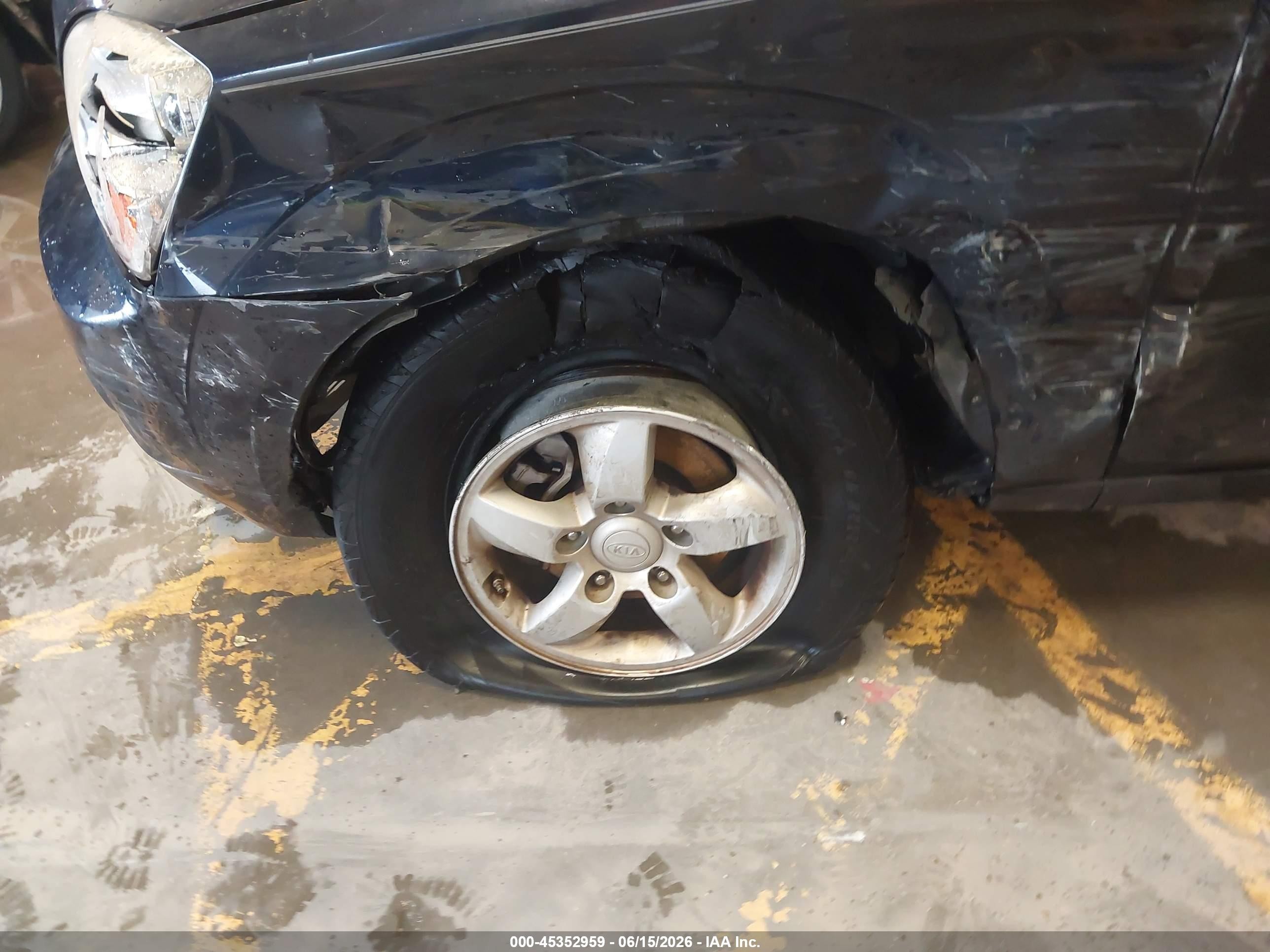 2008 Kia Sorento Lx Blue vin: KNDJD735785857245