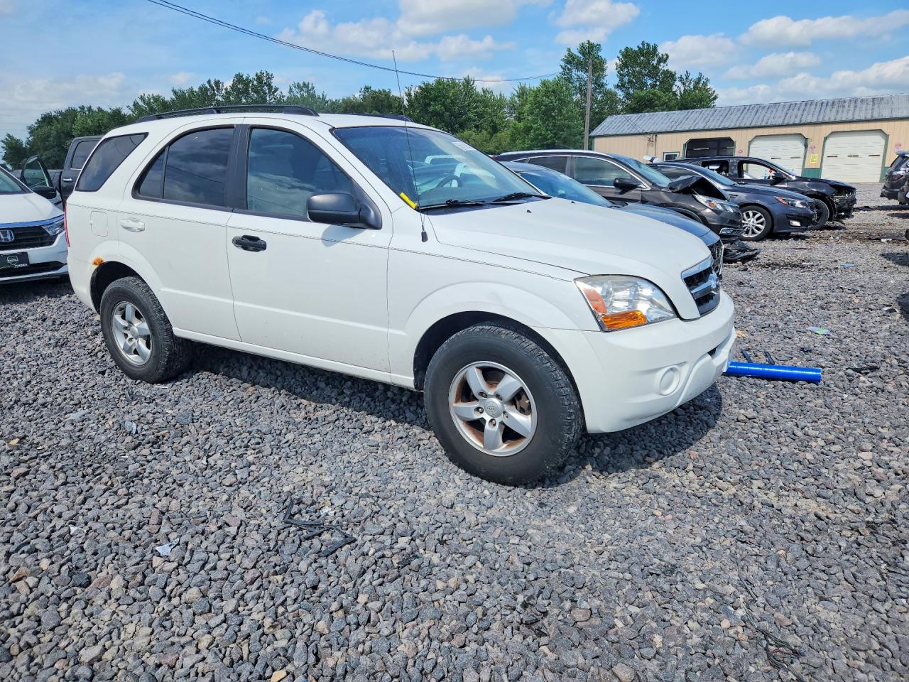 2009 Kia Sorento Base White vin: KNDJD735795871955