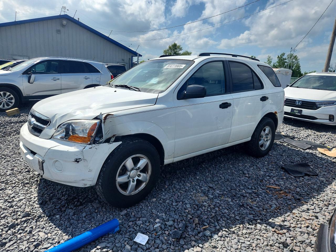 2009 Kia Sorento Base White vin: KNDJD735795871955