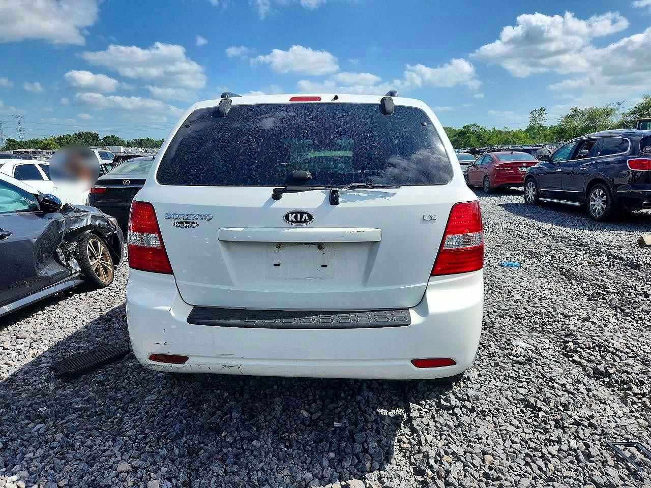 2009 Kia Sorento Base White vin: KNDJD735795871955