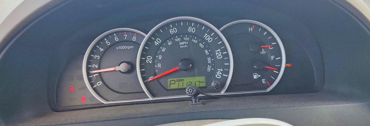 2009 Kia Sorento Base White vin: KNDJD735795871955