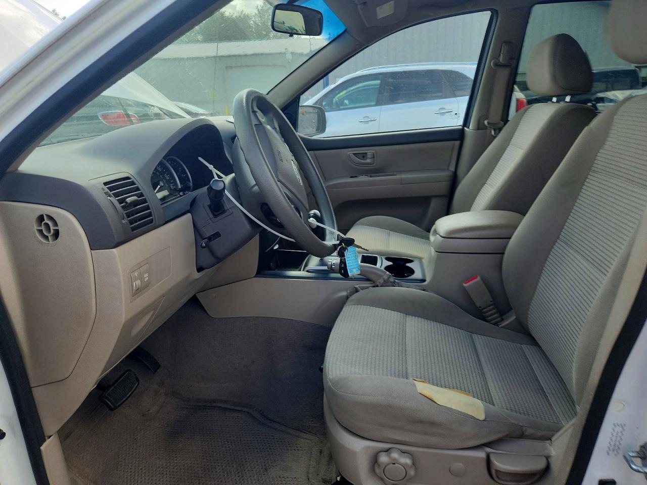 2009 Kia Sorento Base White vin: KNDJD735795871955