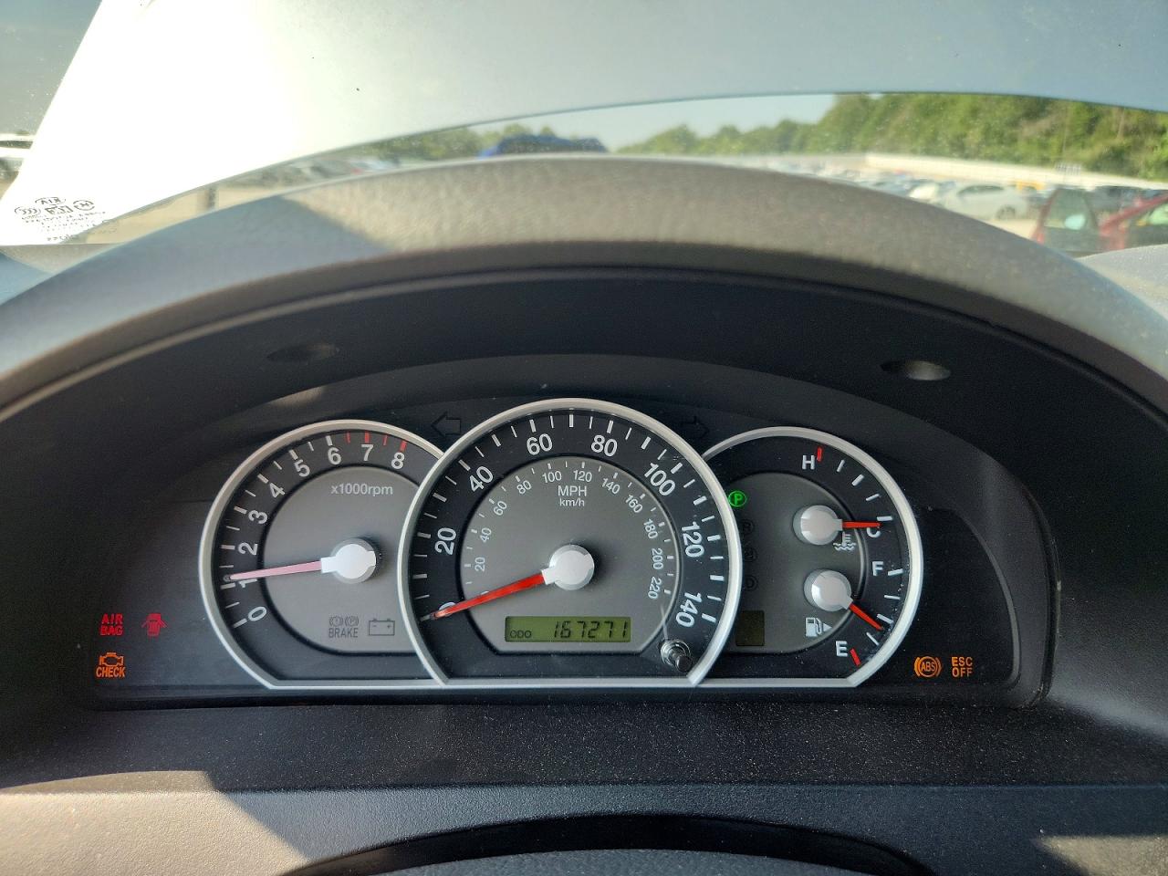 2008 Kia Sorento Base Silver vin: KNDJD735885765335