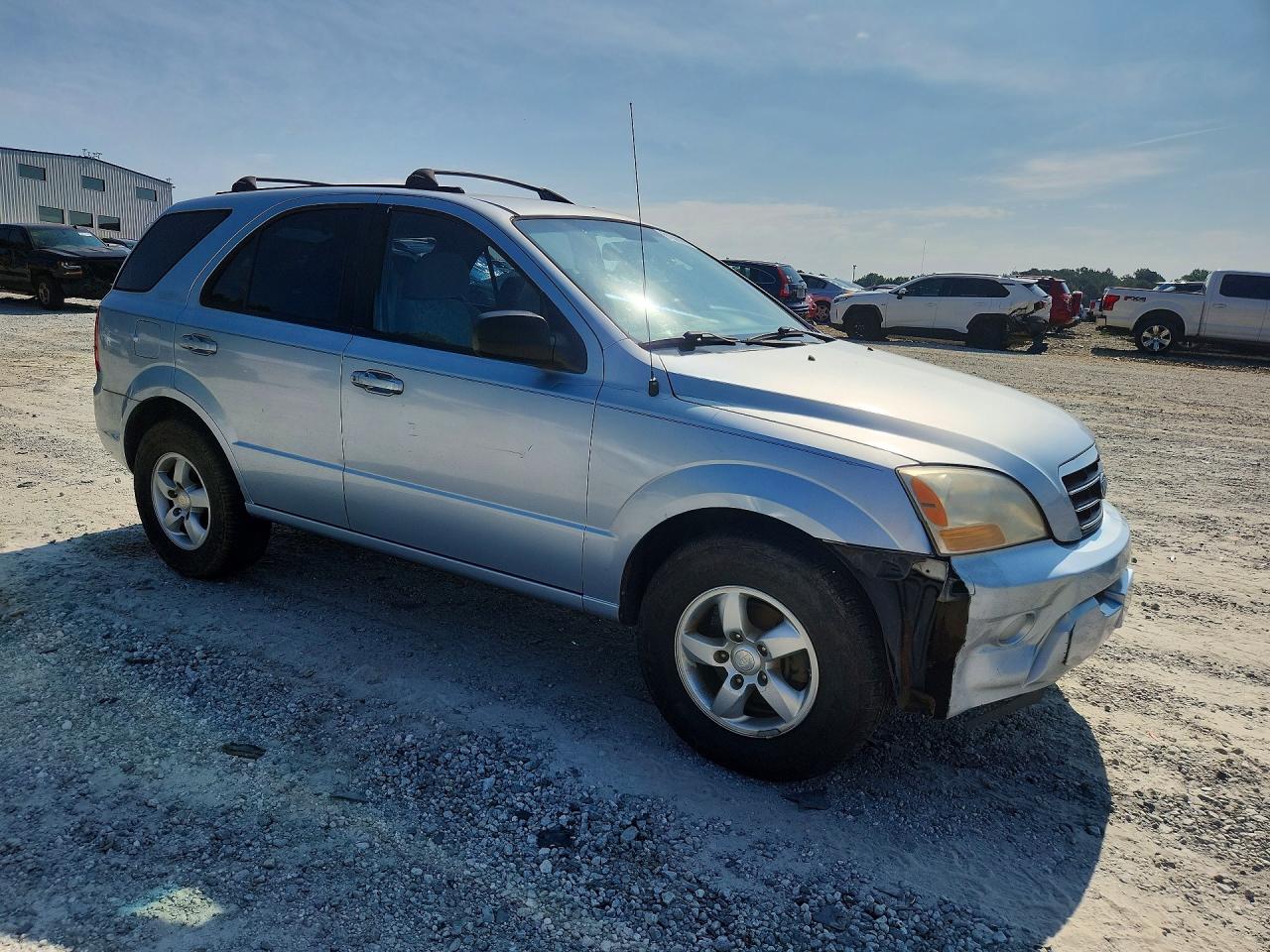 2008 Kia Sorento Base Silver vin: KNDJD735885765335