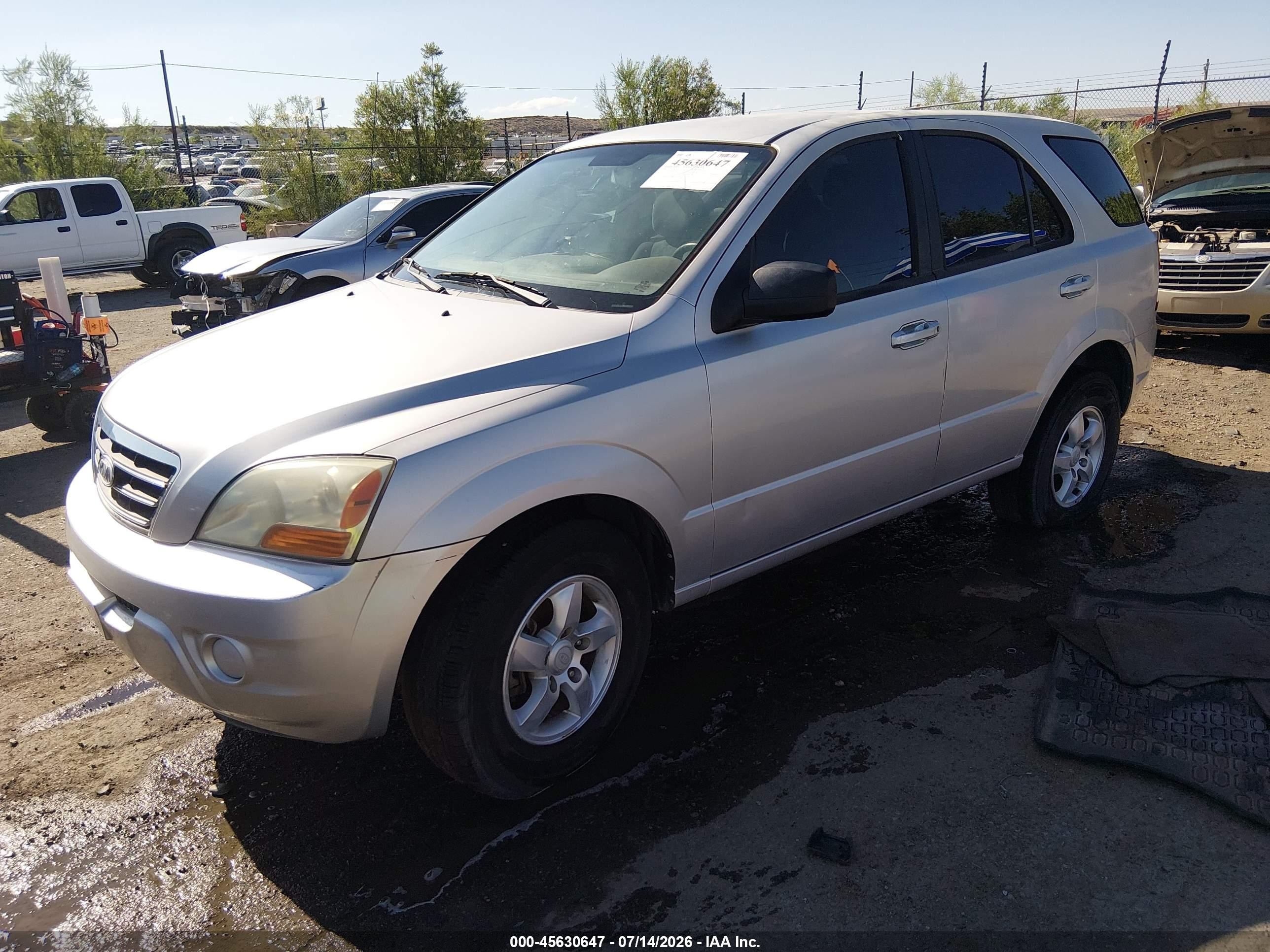 2008 Kia Sorento Lx Base Silver vin: KNDJD735885811858