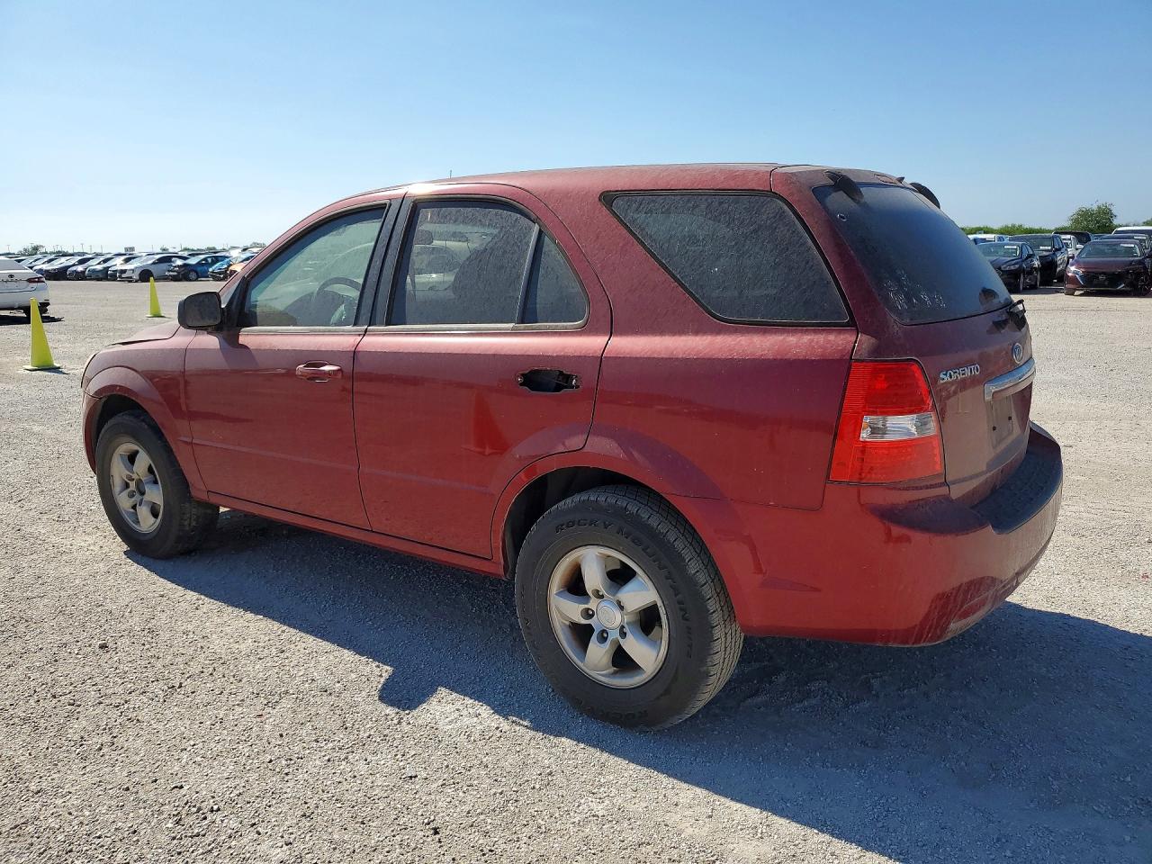 2008 Kia Sorento Base Maroon vin: KNDJD735885857092