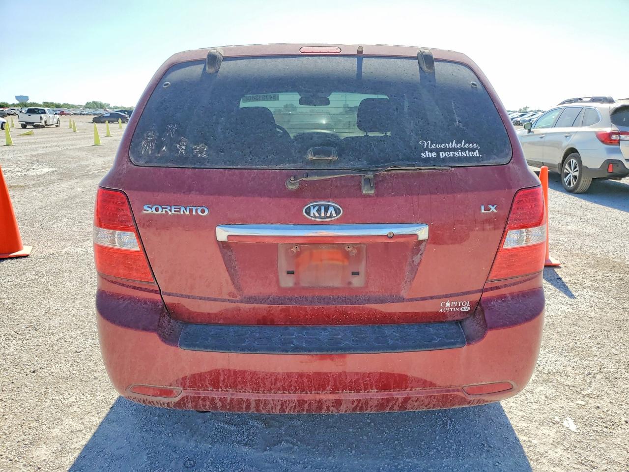 2008 Kia Sorento Base Maroon vin: KNDJD735885857092