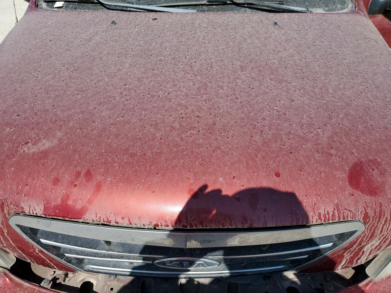 2008 Kia Sorento Base Maroon vin: KNDJD735885857092