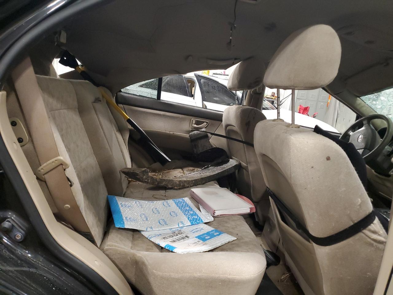 2008 Kia Sorento Base Black vin: KNDJD735985808371