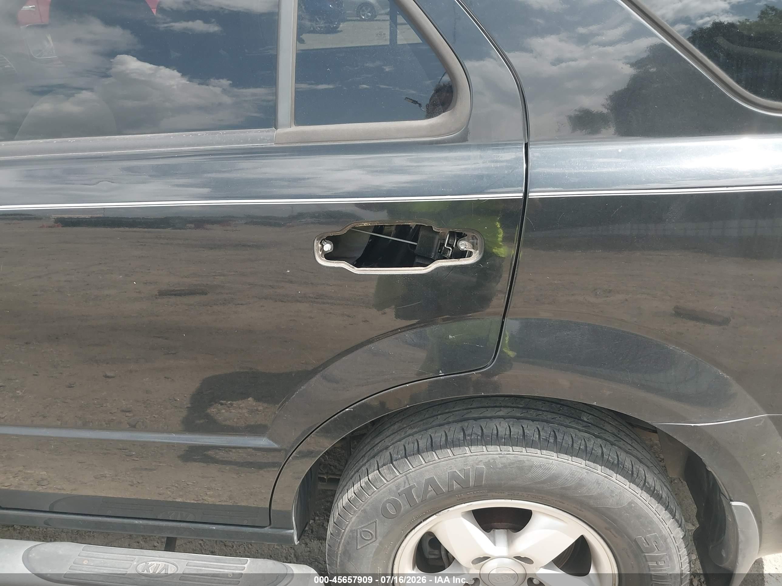 2008 Kia Sorento Lx Черный vin: KNDJD735985824991