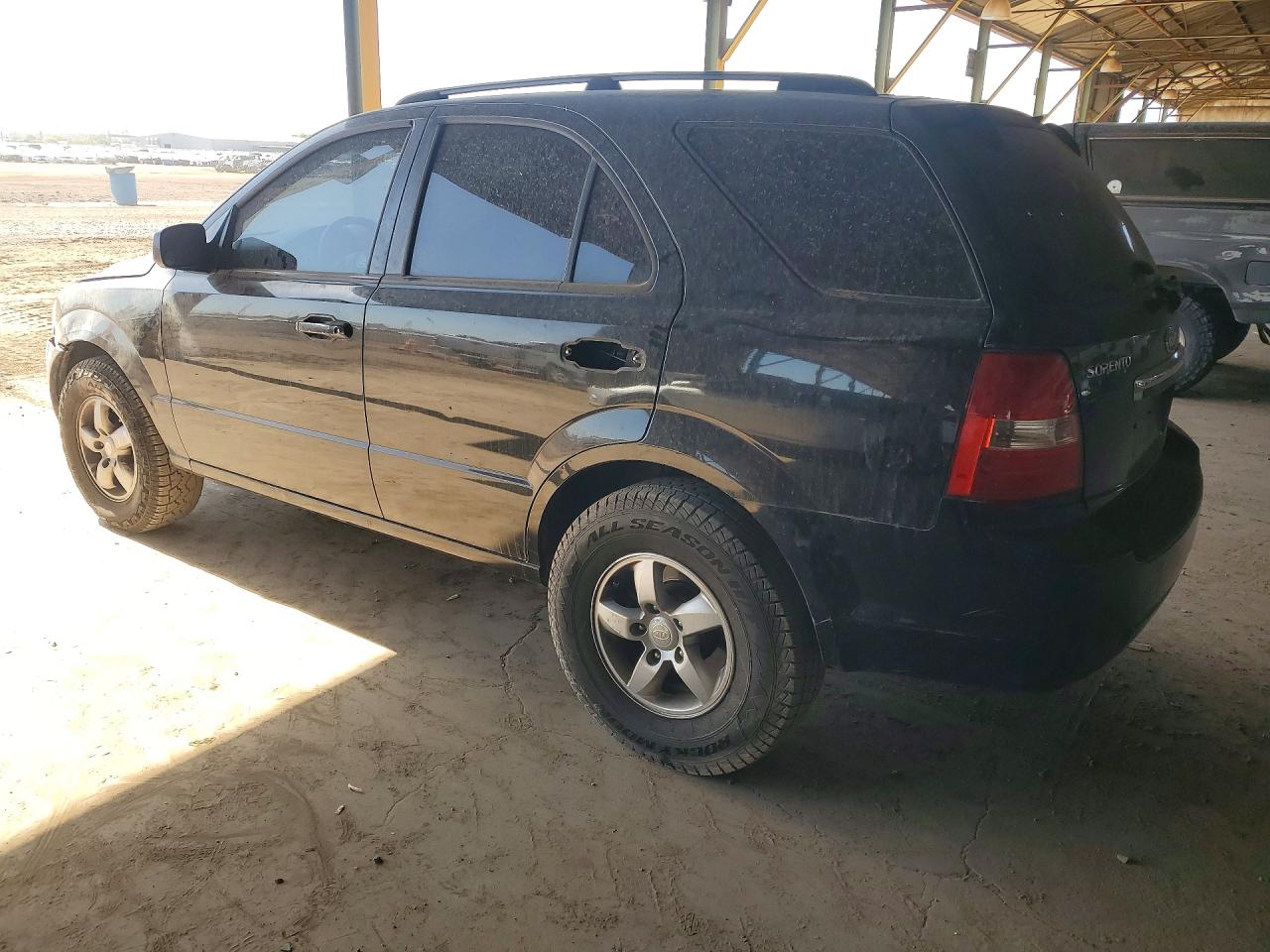 2008 Kia Sorento Base Black vin: KNDJD735X85764607