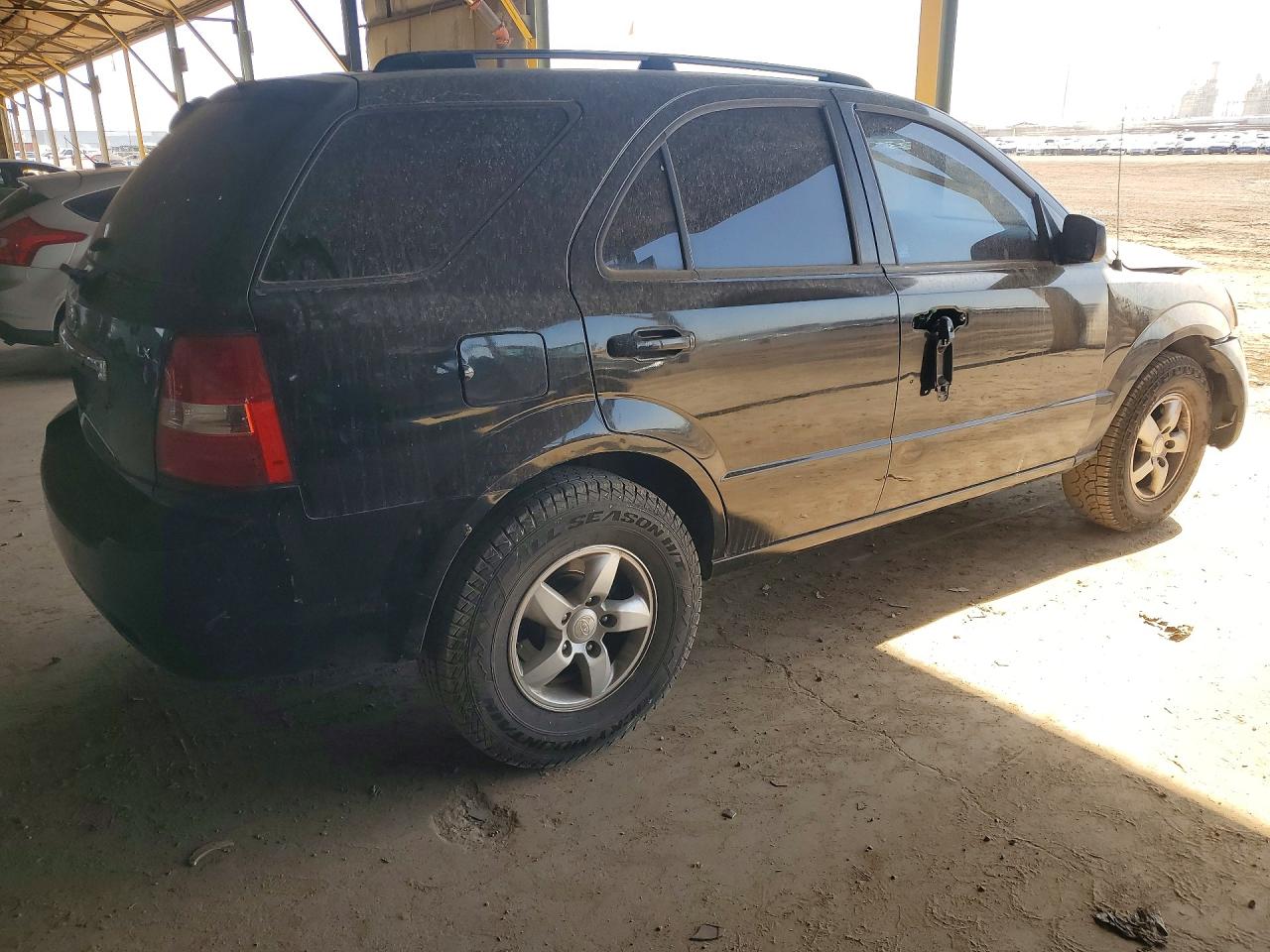 2008 Kia Sorento Base Black vin: KNDJD735X85764607
