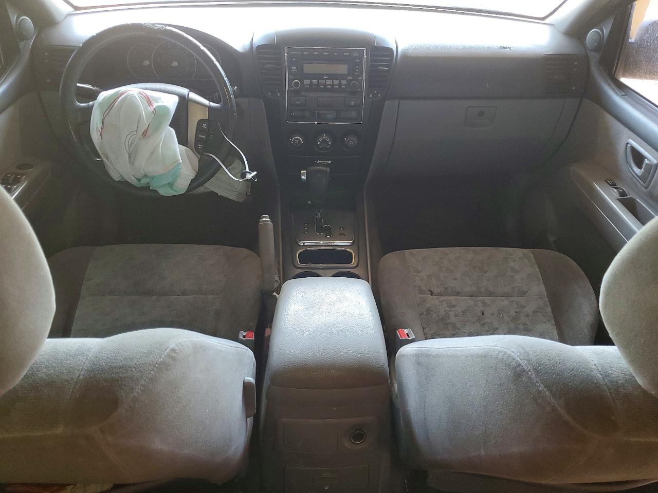 2008 Kia Sorento Base Black vin: KNDJD735X85764607