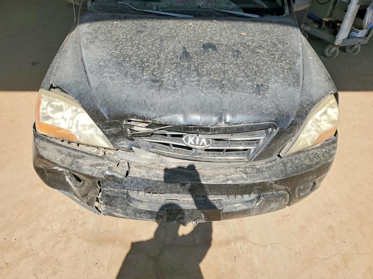 2008 Kia Sorento Base Black vin: KNDJD735X85764607