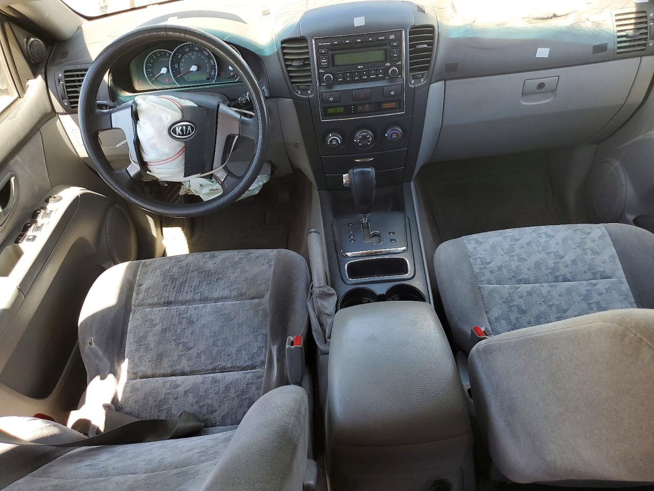 2008 Kia Sorento Base Gray vin: KNDJD735X85798028
