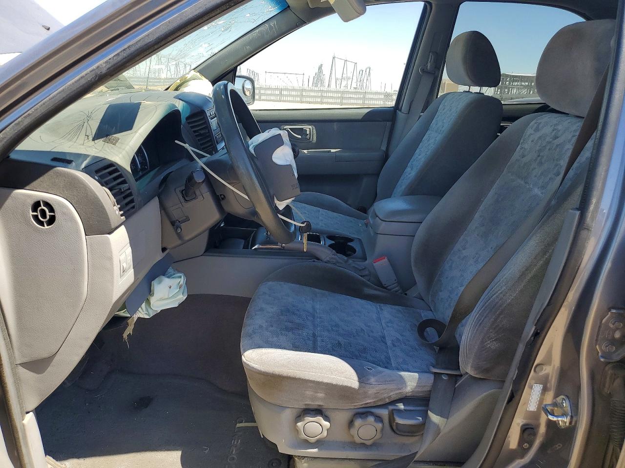 2008 Kia Sorento Base Gray vin: KNDJD735X85798028