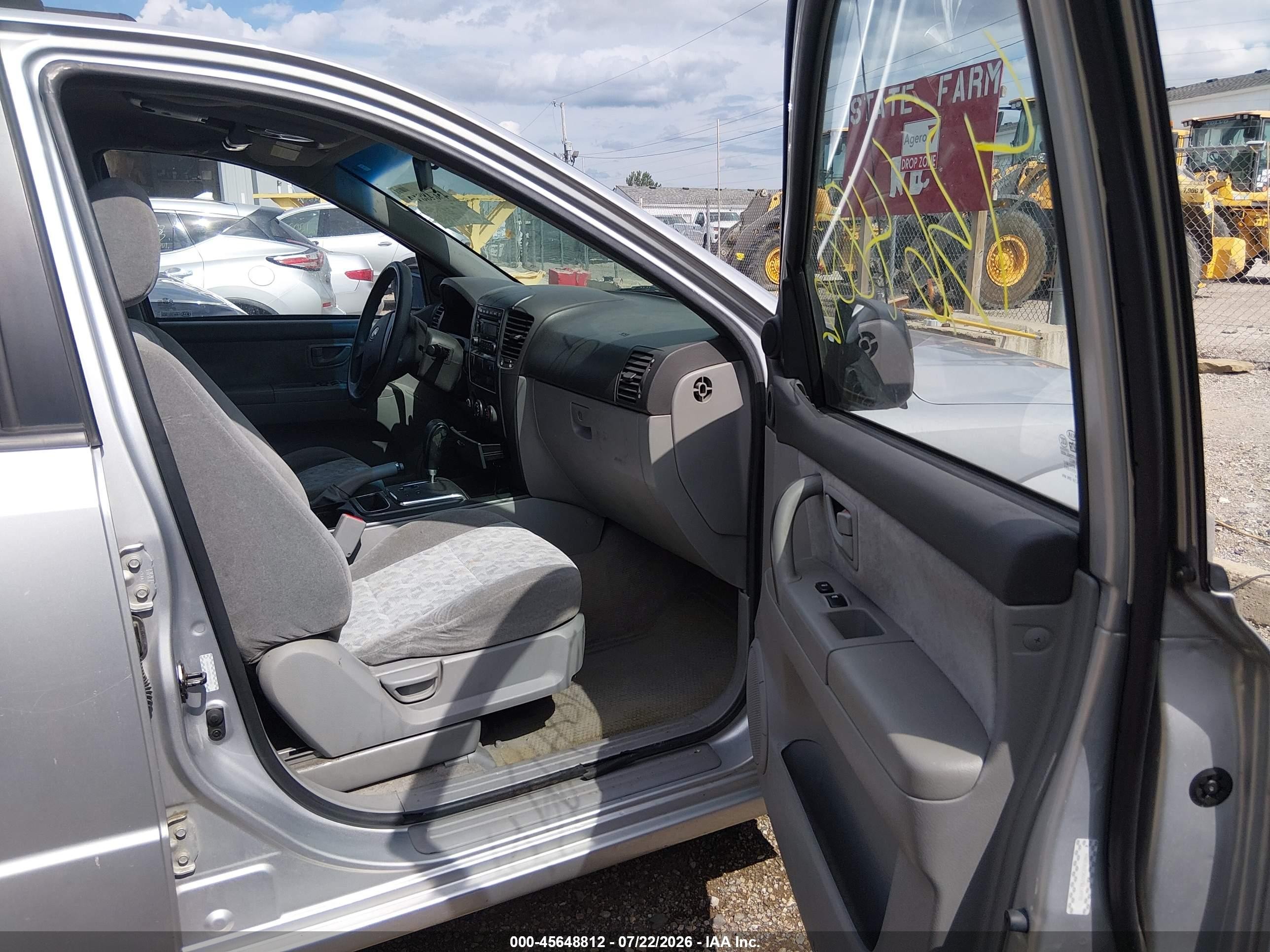 2007 Kia Sorento   Серебряный vin: KNDJD736075716735